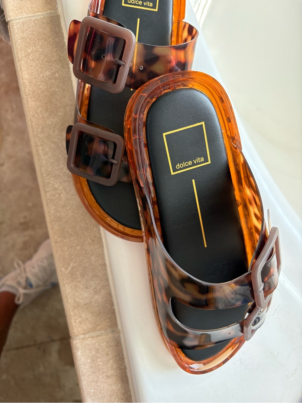 Dolce Vita Tortoiseshell Amber Brown Jelly Slide Sandals - Picture 2 of 4